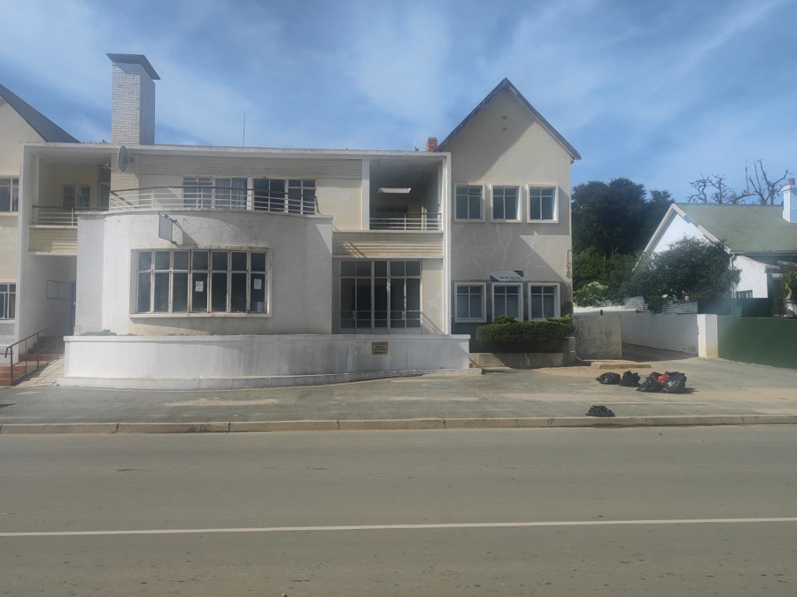 13 Bedroom Property for Sale in Uniondale Western Cape